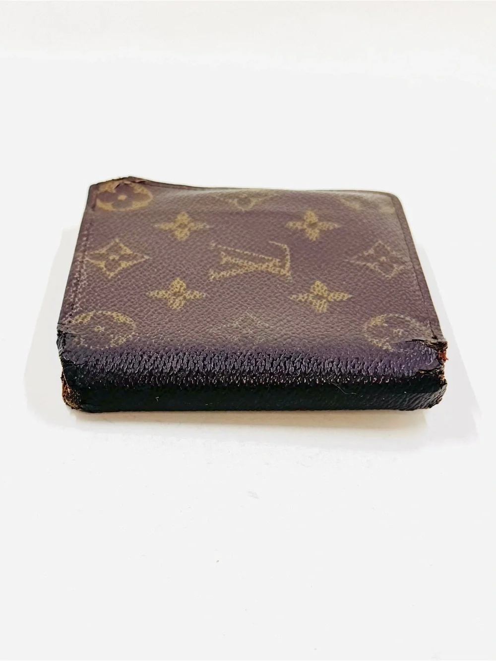 Louis Vuitton LV Men’s Vintage Leather Monogram Bifold Wallet